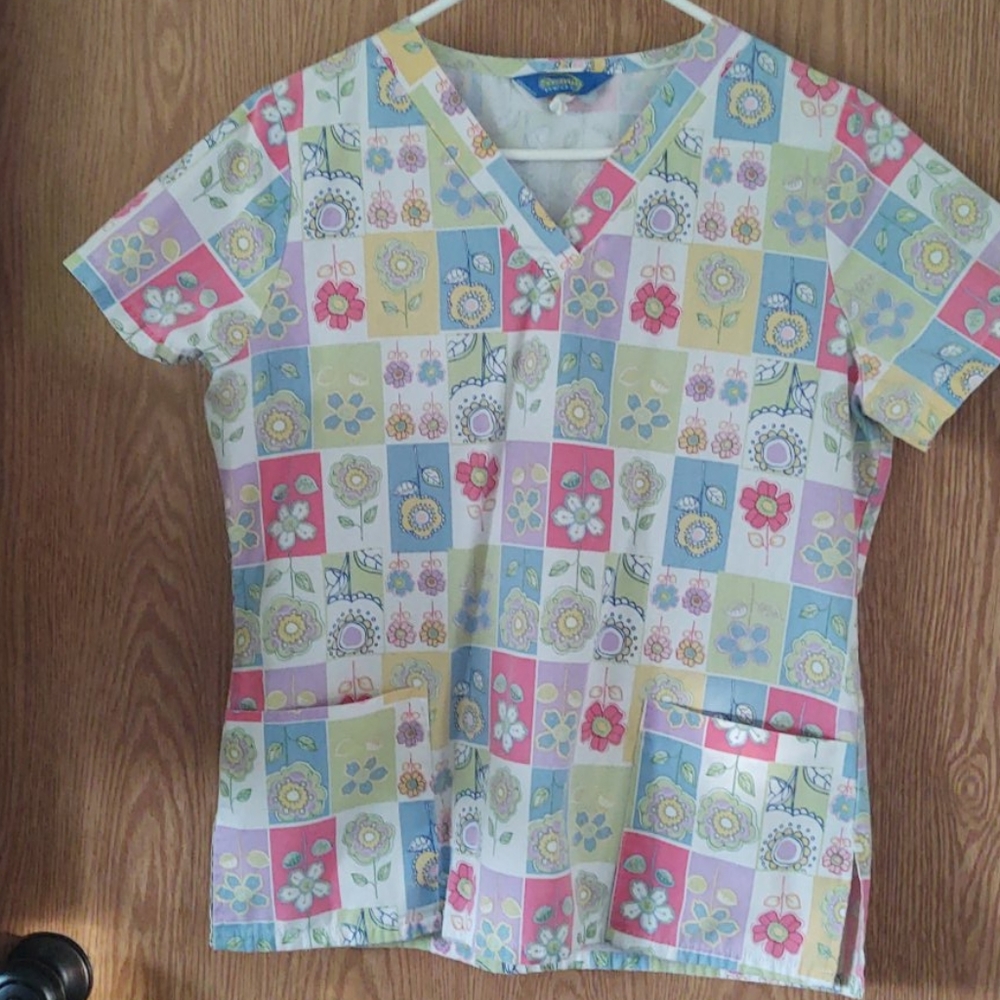 Scrub top